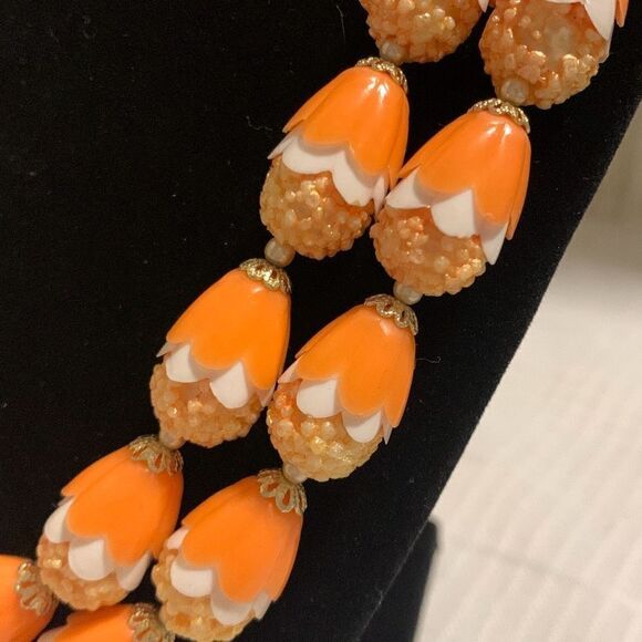 Vintage Coral Plastic Bead Multi Strand Necklace Japan - Picture 9 of 16